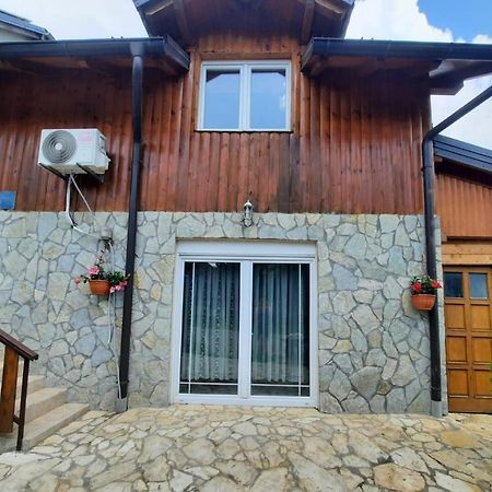 Filip Hotel Korenica Exterior photo