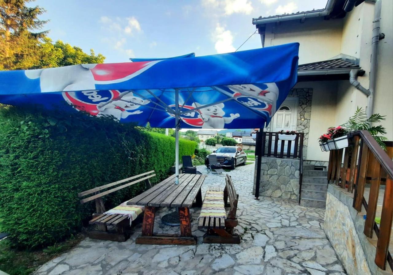 Filip Hotel Korenica Exterior photo